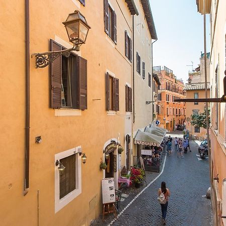 Rental In Rome Pelliccia Exteriér fotografie
