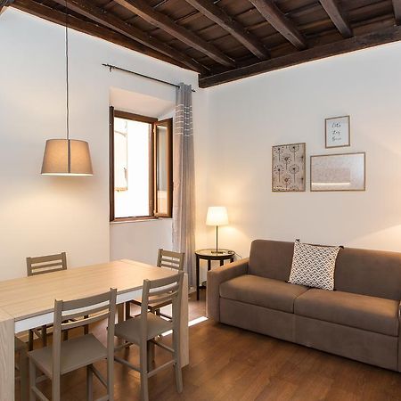 Rental In Rome Pelliccia Exteriér fotografie