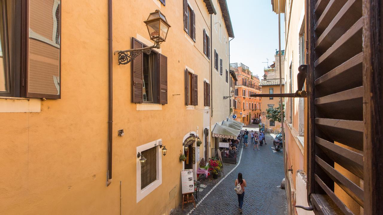 Rental In Rome Pelliccia Exteriér fotografie