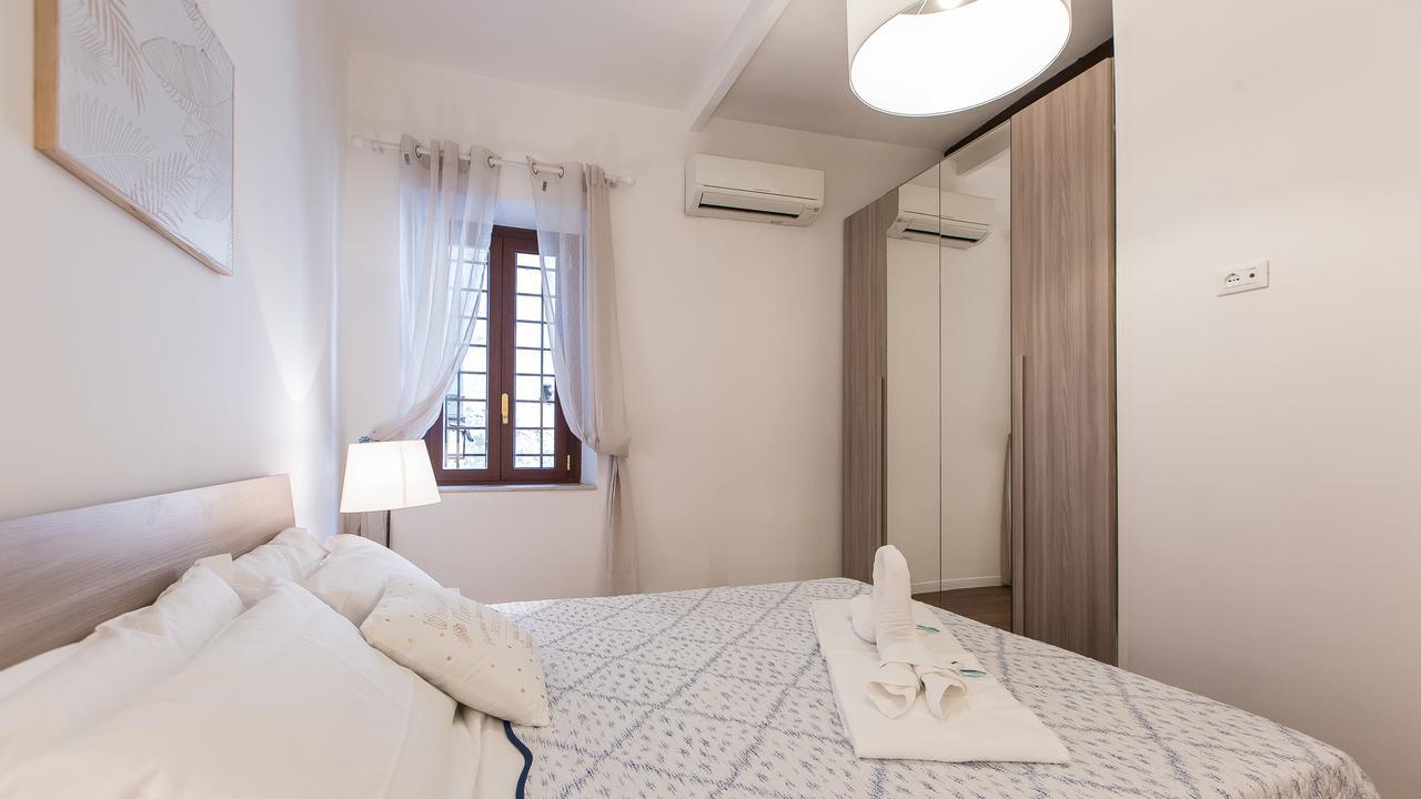 Rental In Rome Pelliccia Exteriér fotografie